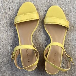 Talbots Yellow Fringed Leather Sandals 2” Heel Size 10 Spring